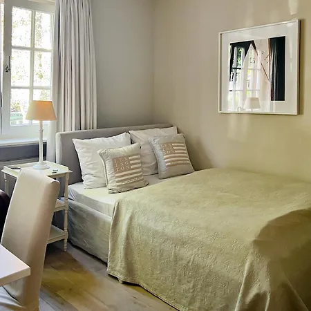 Von Deska - Ivy House Aparthotel
