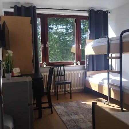 Monteurzimmer In West Bei Hansezimmer *
