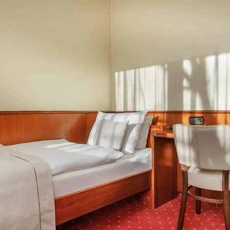 Hagemann Hafen Szálloda 3*