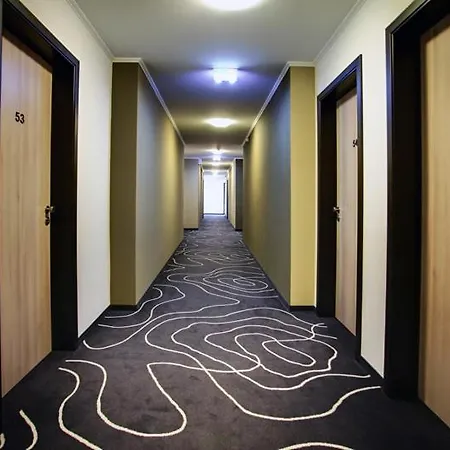 Hotel Racket 3*