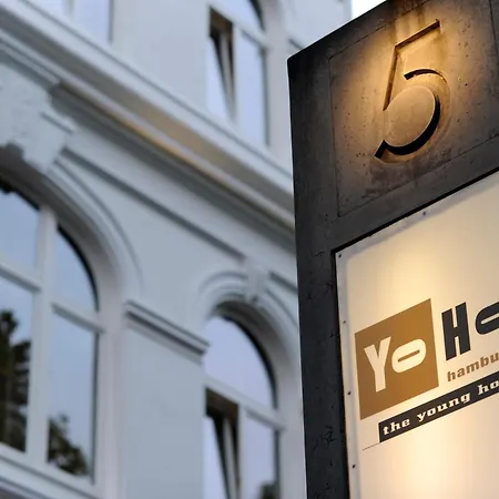 Otel Yoho - The Young