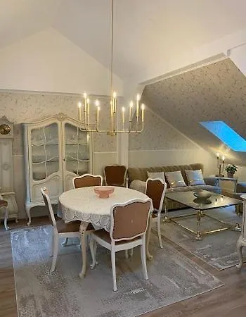 28 Am Saseler Markt 4 Schlafzimmer Renoviert