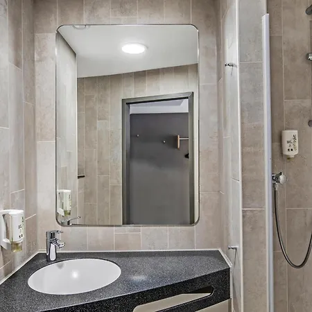 Hotel Hamburg-airport 3*