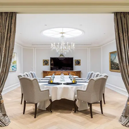 Fairmont Vier Jahreszeiten, Des Jahres 2023 & 2024- 101 Besten Szálloda 5*