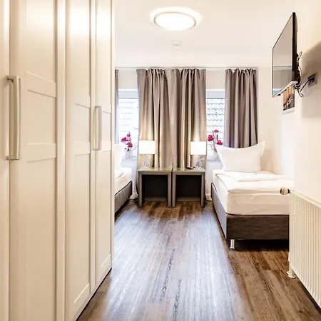 Hotel Zum Zeppelin 3*