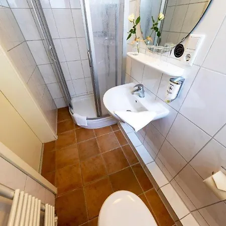 Hotel Auto-parkhotel St Pauli 2*