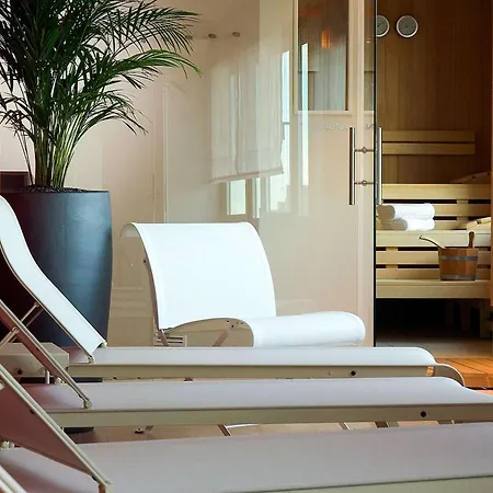 Novotel Alster 4*