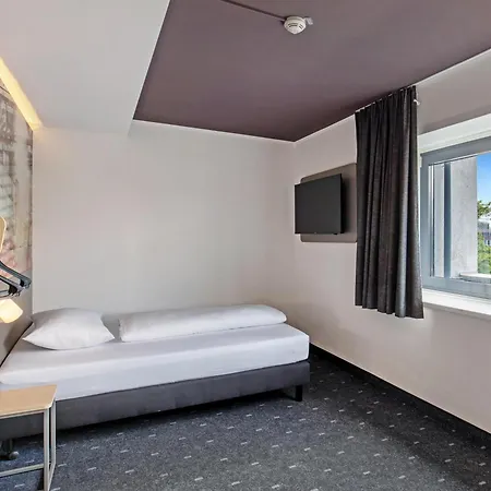 Hamburg-airport 3*