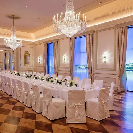 Szálloda Fairmont Vier Jahreszeiten, Des Jahres 2023 & 2024- 101 Besten Hamburg