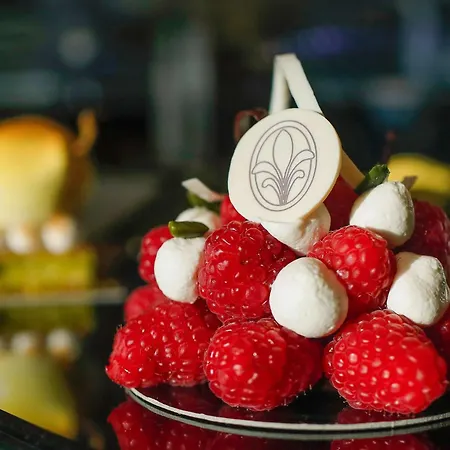 Fairmont Vier Jahreszeiten, Des Jahres 2023 & 2024- 101 Besten 5* Hamburg