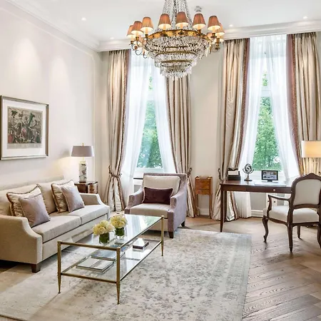 Fairmont Vier Jahreszeiten, Des Jahres 2023 & 2024- 101 Besten Szálloda