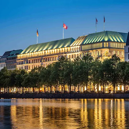 Fairmont Vier Jahreszeiten, Des Jahres 2023 & 2024- 101 Besten Szálloda 5*