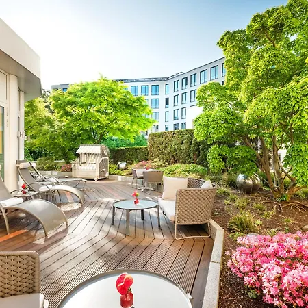 Grand Elysee Hotel 5*