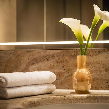 Grand Elysee Hotel 5*