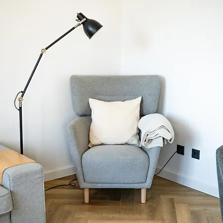 Apartment Airport Fuer 4 - Smart Tv - Kueche - Echarger *