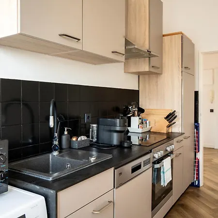 Airport Fuer 4 - Smart Tv - Kueche - Echarger Apartment