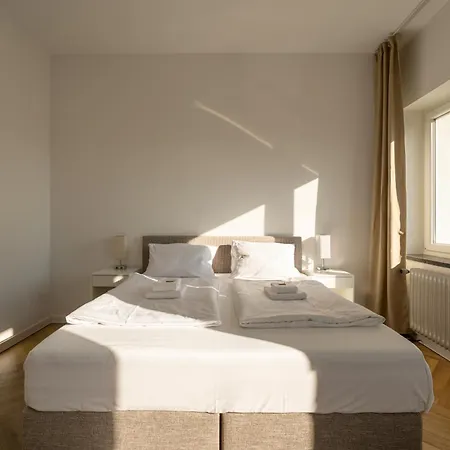 Airport Fuer 4 - Smart Tv - Kueche - Echarger Apartment *