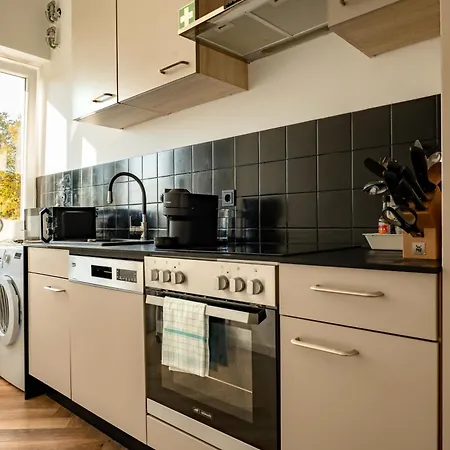 Apartment Airport Fuer 4 - Smart Tv - Kueche - Echarger *