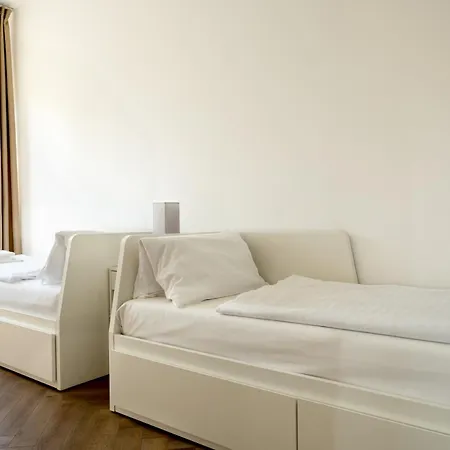 Apartment Airport Fuer 4 - Smart Tv - Kueche - Echarger