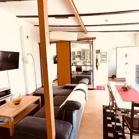 Loft Moin Near Ndr Uke Zoo