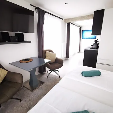 Hh 01 By Rockchair - Superhost Status - Modernes Mit Sonnigem Balkon & Premium Boxspringbetten In Winterhude - Geheimtipp * Hamburg