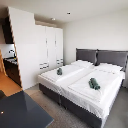 Appartement Hh 02 By Rockchair - Superhost Status - Modernes Mit Sonnigem Balkon & Premium Boxspringbetten In Winterhude - Geheimtipp