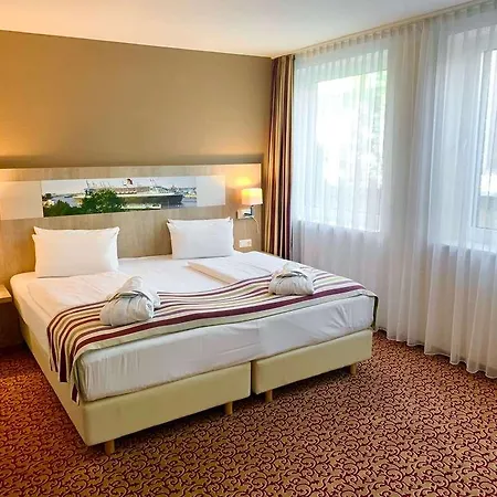 Mercure Am Volkspark מלון 4*