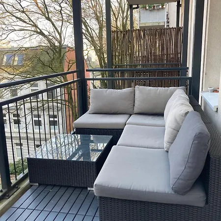 Zentrales Mit Eigenem Balkon Rum i privatbostad