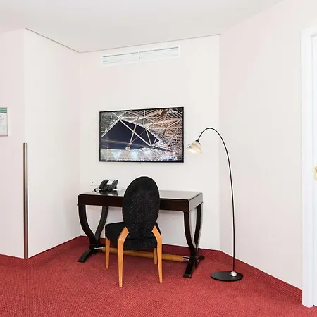 Western St. Raphael 4*