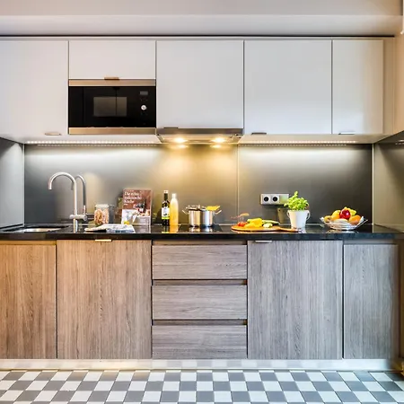 Apartmanhotel Citadines Michel 4*