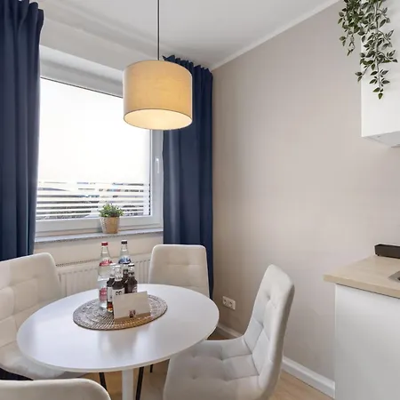 Lägenhet Stylisches 2-zimmer Ambient In Alsternaehe Mit Kingsize-bett & Schlafsofa
