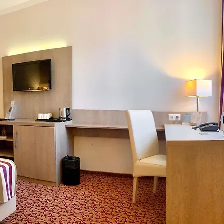 Hotel Mercure Am Volkspark 4*