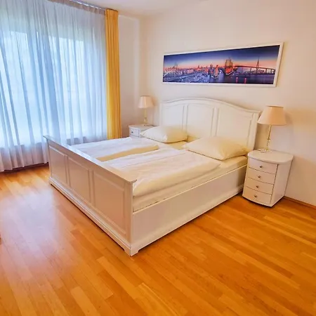 Newlivinghome Residenzhotel 4*