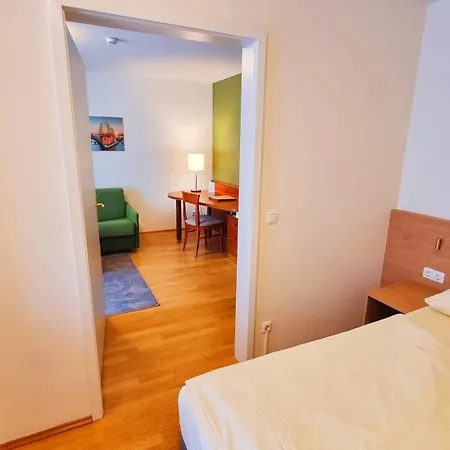 Newlivinghome Residenzhotel 4*