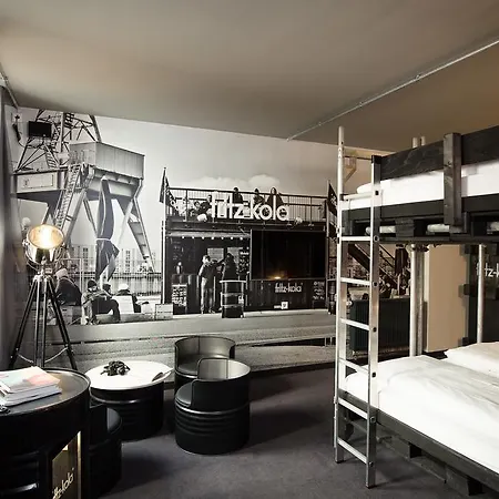 Superbude St Georg Hotel 2*