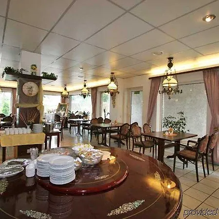 Rahlstedter Hof 2*