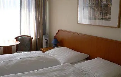 Hotell Mercedes/centrum Hamburg-Harburg