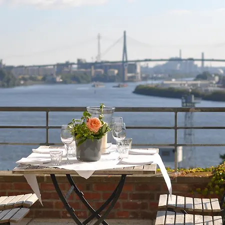 Rainvilles Elbterrassen Hotel 4*