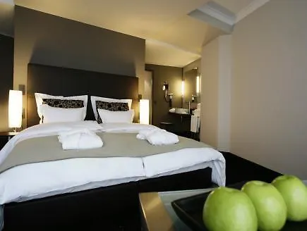 فندق بوسطن إتش إتش 4*