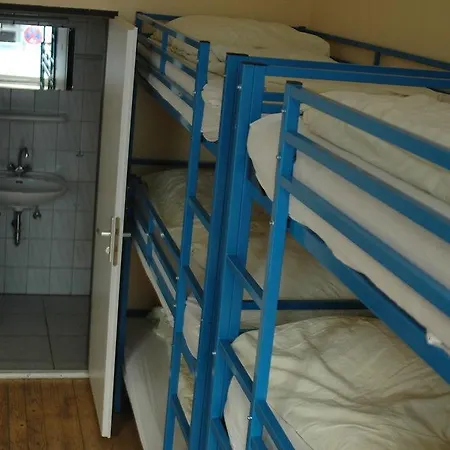 Buch-ein-bett Hostel *