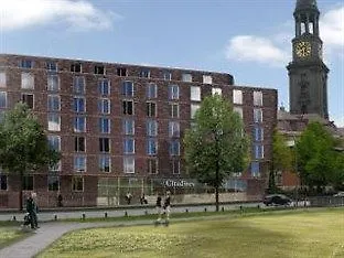 Citadines Michel 4*