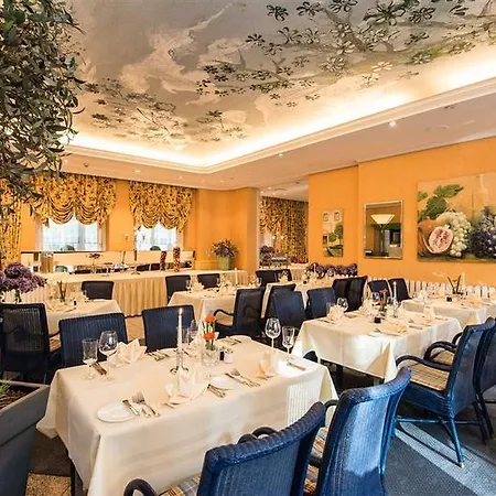 Western St. Raphael Szálloda 4*