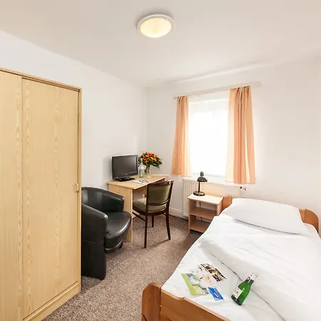 Signature Astoria Hotel 3*