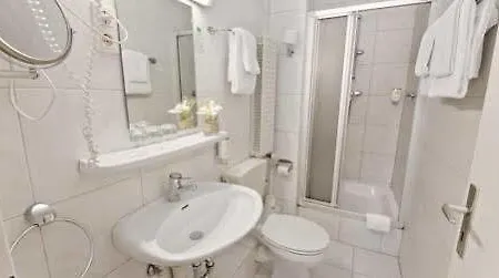Hotel Aachener Hof 3*
