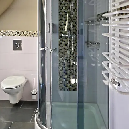 Altona Hotel