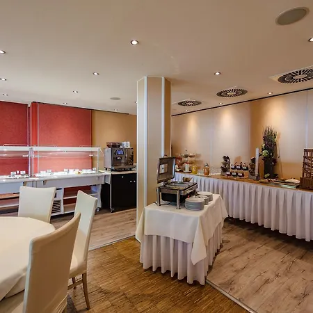 Zum Zeppelin Hotel 3*