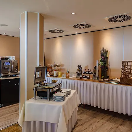 Zum Zeppelin Hotel 3*
