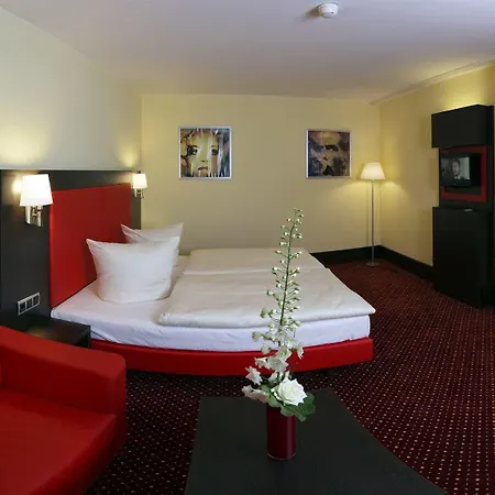 Western Plaza Hotel 4*