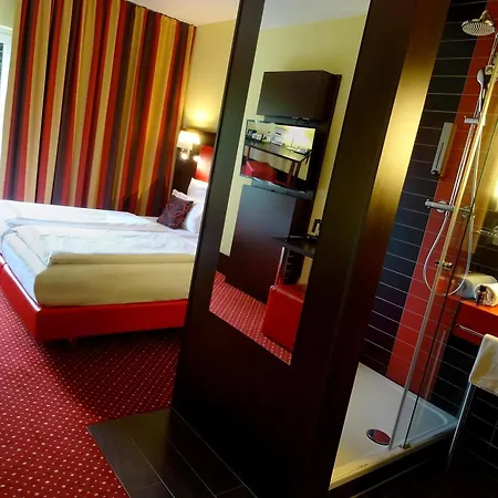 Hotel Western Plaza 4*