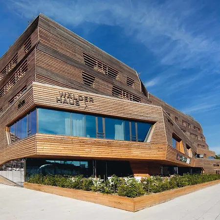 Raphael Waelderhaus فندق